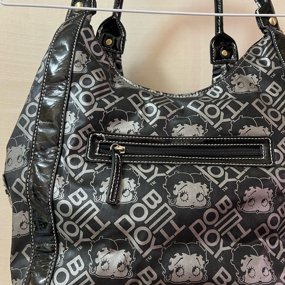 Betty Boop black and grey purse with beautiful plaque and cute fun details - Picture 9 of 9